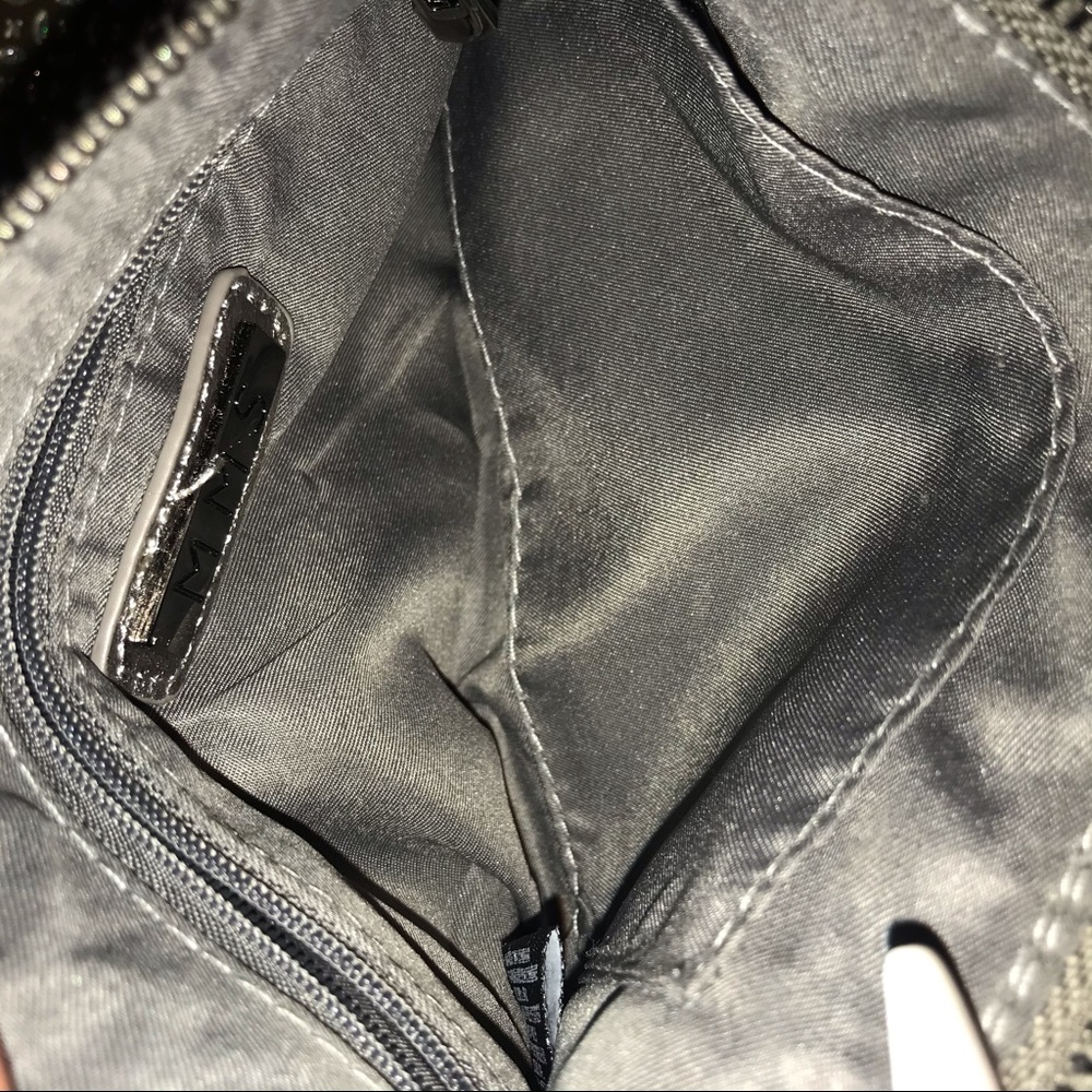 Metallic Wristlet/bag - Picture 4 of 8